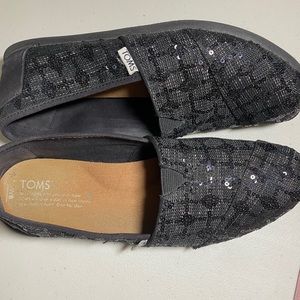 ❗️Final Sale❗️Toms classic women’s slip-on size 8